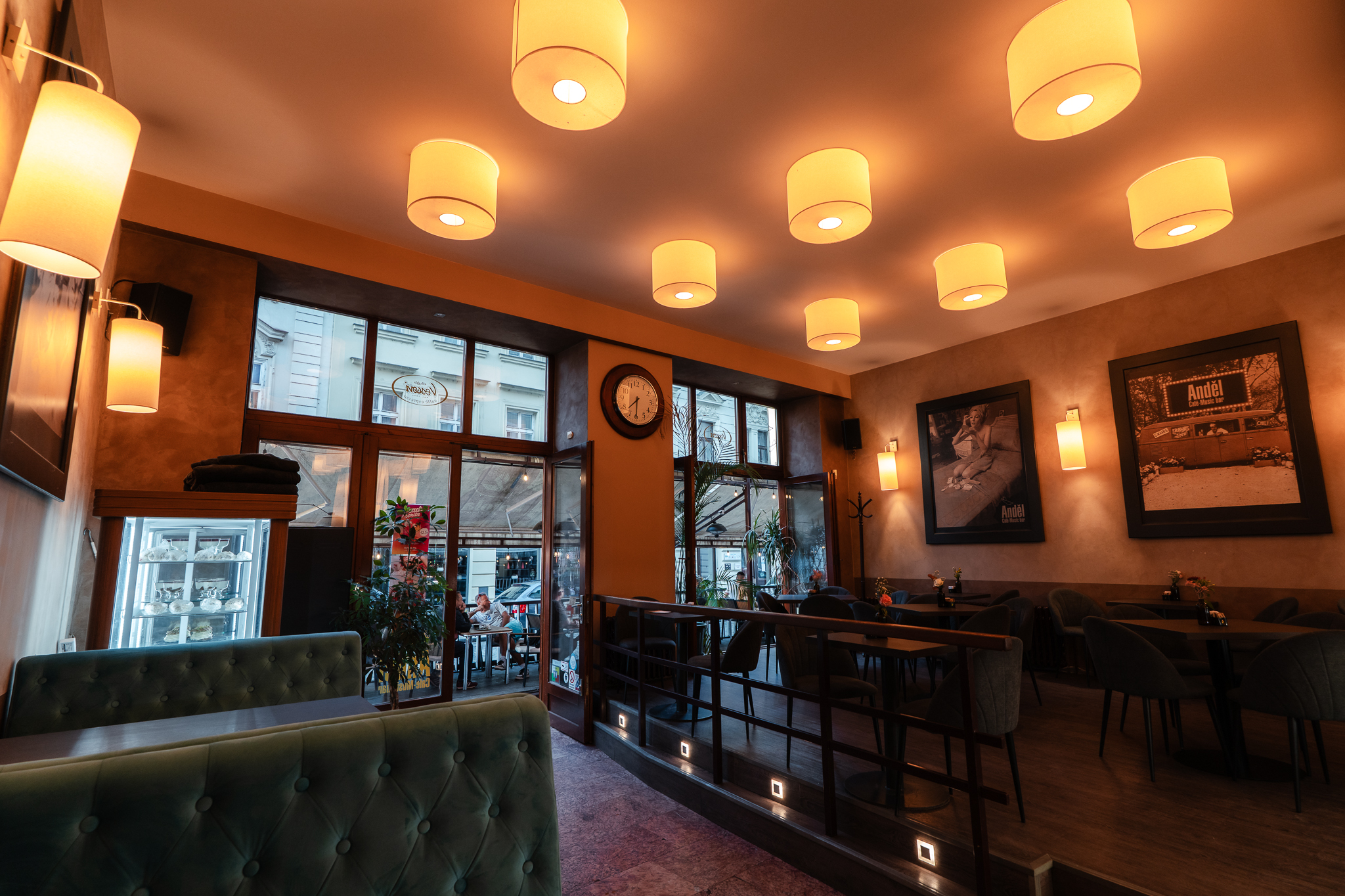 Interiér Anděl Café